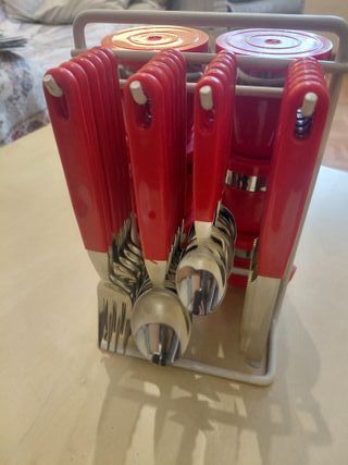 Set Cubiertos Vintage Rojo y Plateado