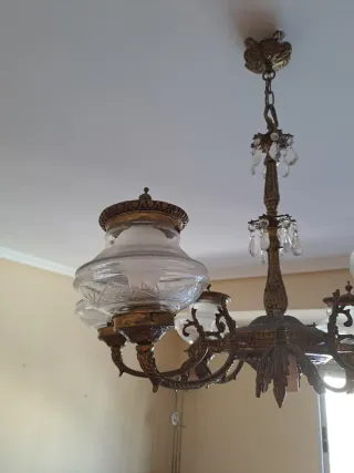 Lámpara de techo de metal y cristal