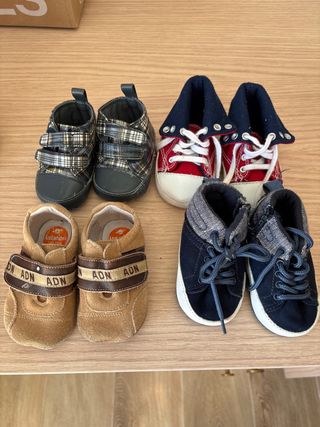 Lote 8 pares zapatos bebé