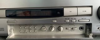 AMPLIFICADOR ONKYO CON CD Y RADIO.