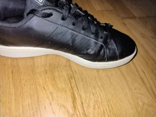 Zapatillas Adidas Negras y Blancas