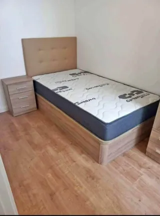 Cama individual con base madera