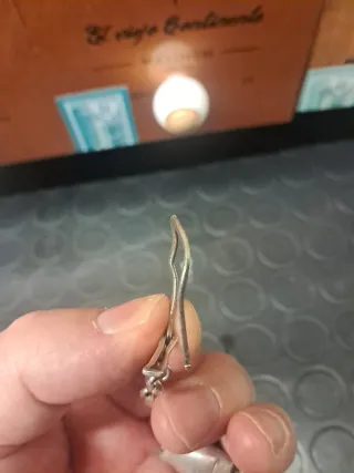 Llavero patín plata