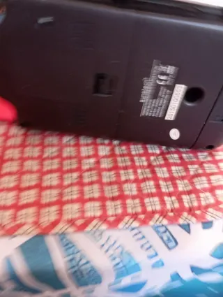 Radio Sunstech Roja y Negra