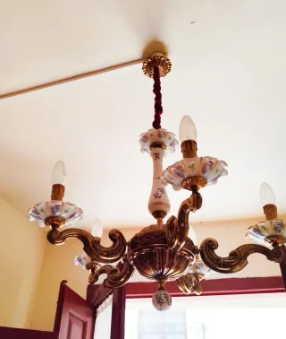 Lámpara en bronce y cerámica. Años 50.