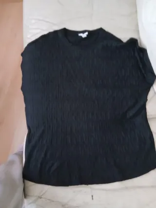 Blusa negra texturizada