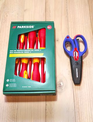 Tijeras WORKPRO +Destornilladores PARKSIDE 1.000v