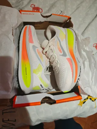 Nike Vomero 18 Talla 39