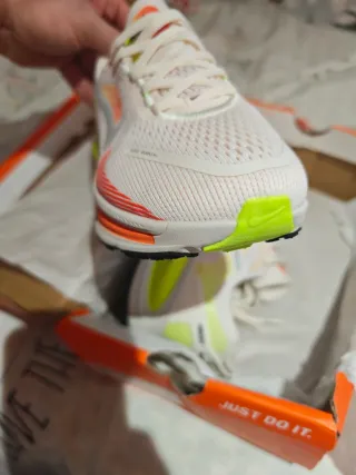 Nike Vomero 18 Talla 39