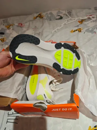 Nike Vomero 18 Talla 39