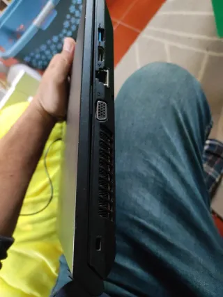 Portátil Lenovo B590 8GB RAM 320GB SATA