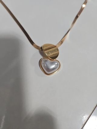 Conjunto collar y pendientes corazón perla