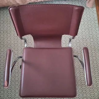 Silla de estudio moderna.