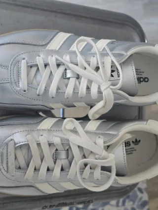 Zapatillas Adidas gazelle plateadas 46