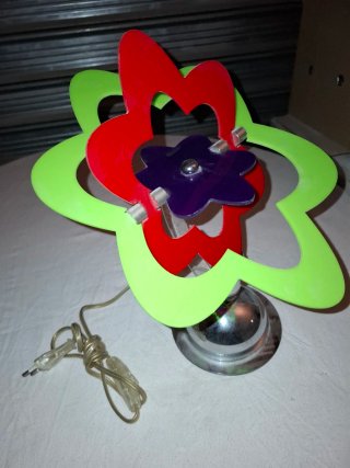 Lampada cameretta viola e multicolore design moder