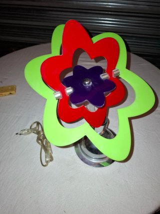Lampada cameretta viola e multicolore design moder