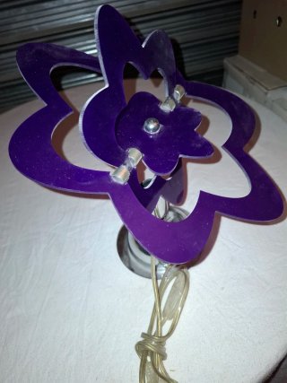 Lampada cameretta viola e multicolore design moder