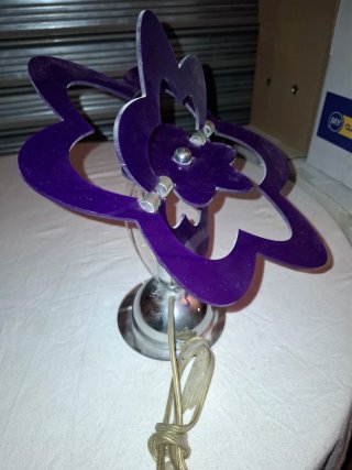 Lampada cameretta viola e multicolore design moder