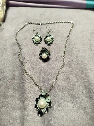 Conjunto de bisutería conchas y perlas