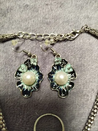 Conjunto de bisutería conchas y perlas