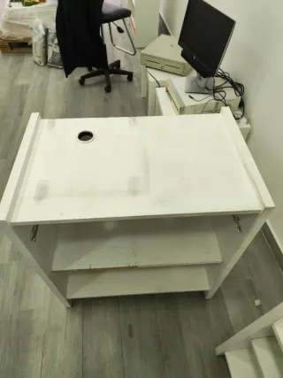 Mostrador tienda estantería