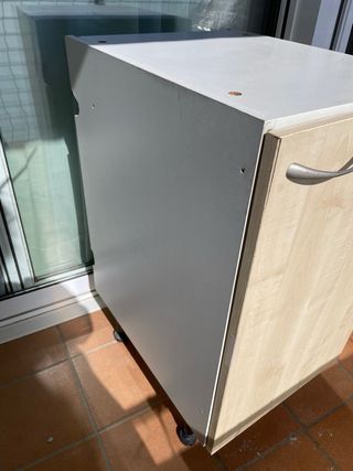 Armario vertical de madera