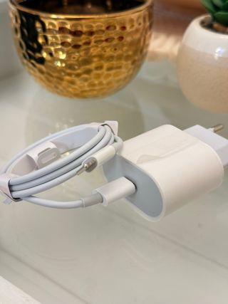 Cargador Apple iPhone Lightning Blanco