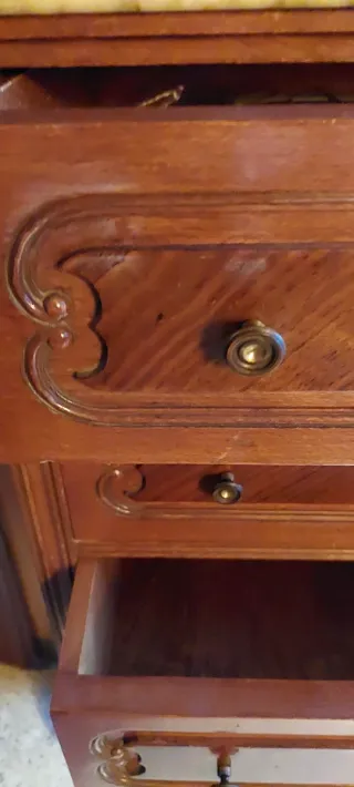 Cómoda Mármol y Madera con 5 cajones