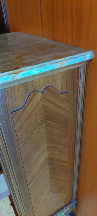 Cómoda Mármol y Madera con 5 cajones