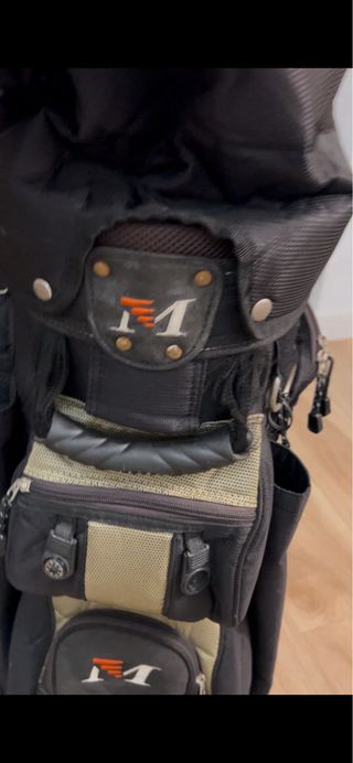 Bolsa palos golf tipo carro en muy buen estado.