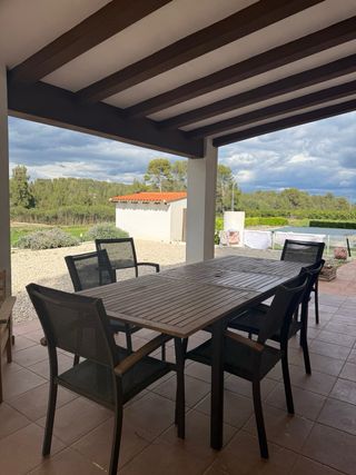 CONJUNTO DE MESA Y SILLAS DE EXTERIOR.