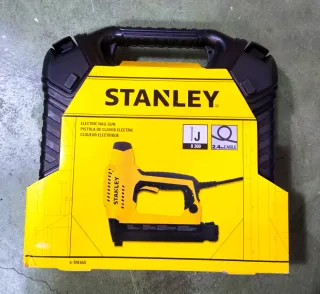 Pistola Clavos Eléctrica Stanley TRE650