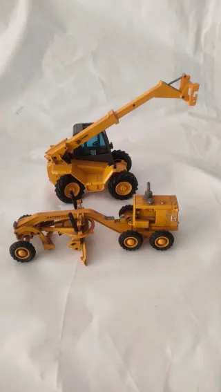 Miniaturas JCB y Caterpillar de joal