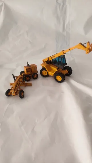 Miniaturas JCB y Caterpillar de joal