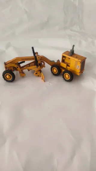 Miniaturas JCB y Caterpillar de joal