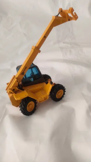 Miniaturas JCB y Caterpillar de joal