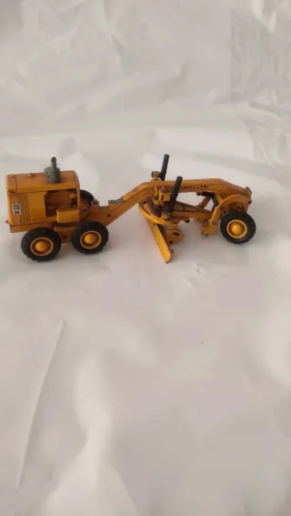 Miniaturas JCB y Caterpillar de joal