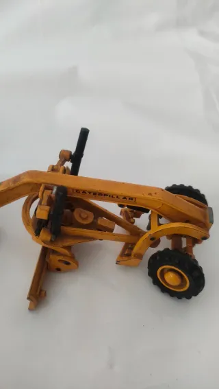 Miniaturas JCB y Caterpillar de joal