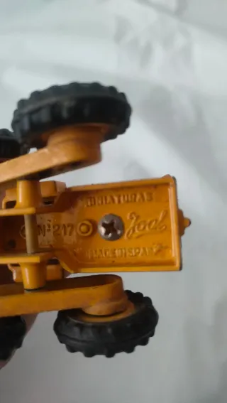 Miniaturas JCB y Caterpillar de joal