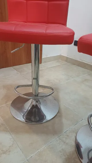 Coppia sgabelli bar colore rosso