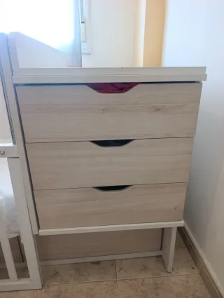 Cuna convertible en buen estado