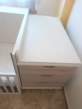 Cuna convertible en buen estado