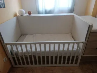 Cuna convertible en buen estado