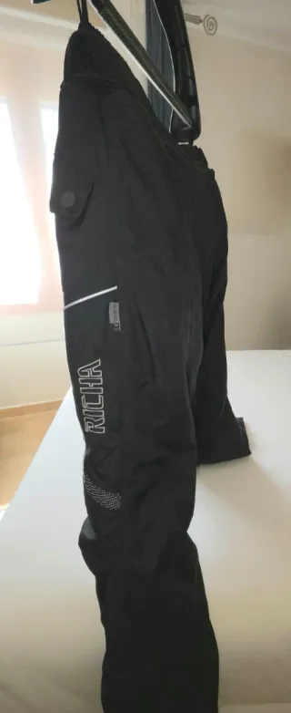 Pantalón moto marca Richa