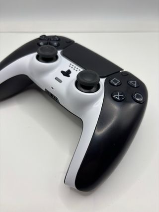 Mando PS5 DualSense Negro y Blanco TMR