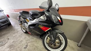Aprilia rsv 1000 r
