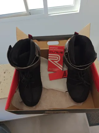 Botas moteros  Marca CURVE.