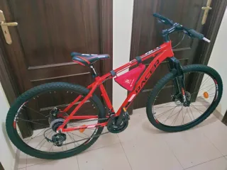 Bicicleta de Montaña Roja Racer