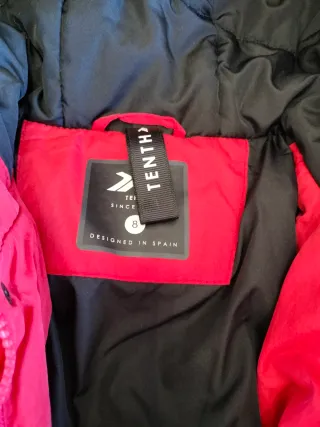 Abrigo niño rojo con capucha