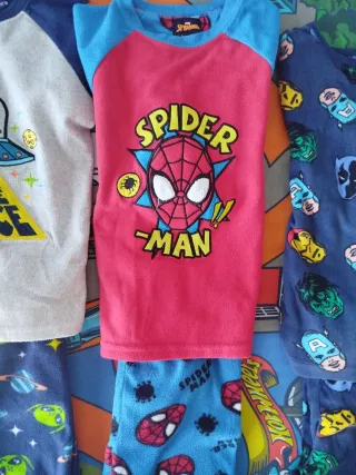 Lote Pijamas Talla 5/6 Años +regalo las zapatillas